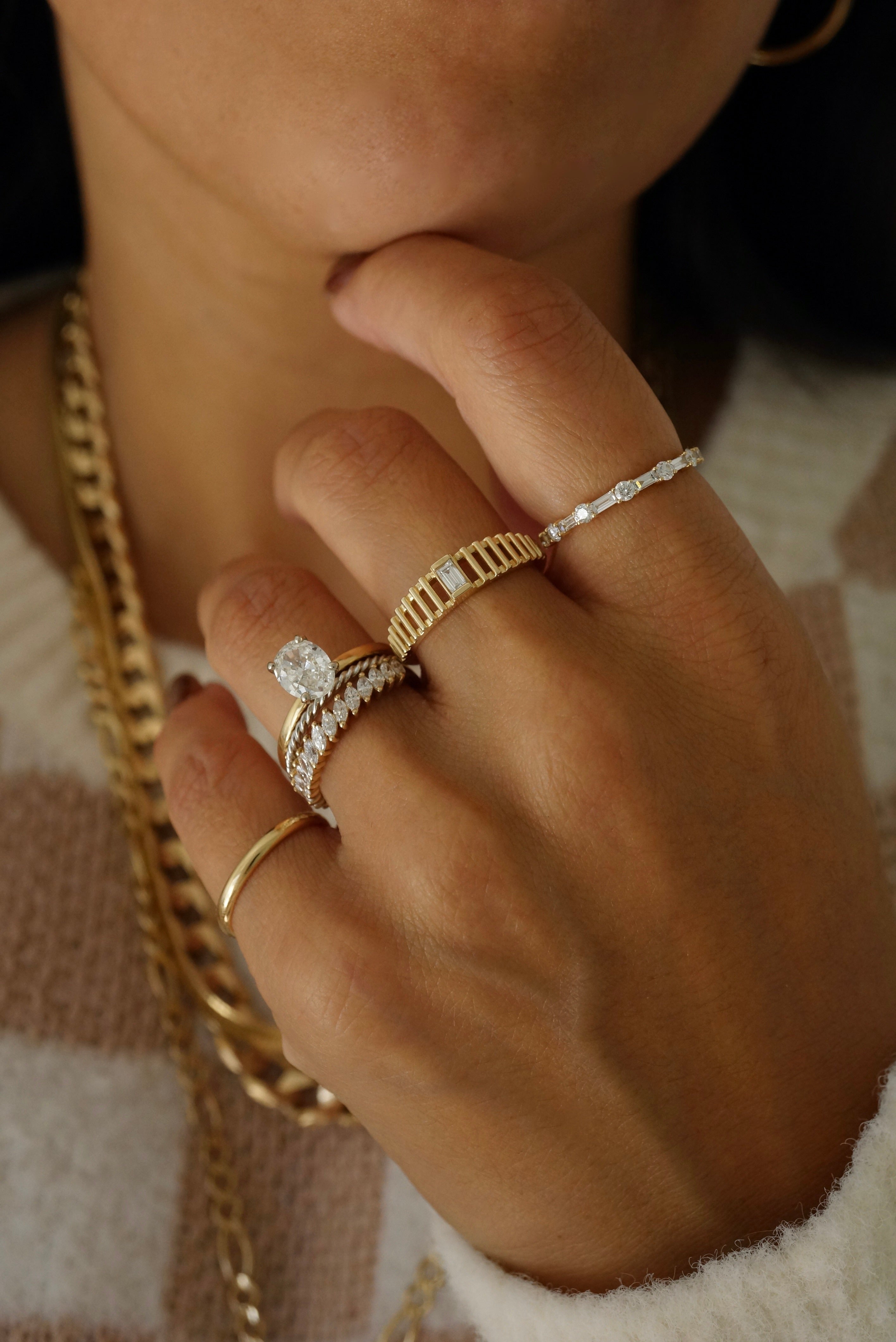 Alternating Baguette & Round Diamond Band