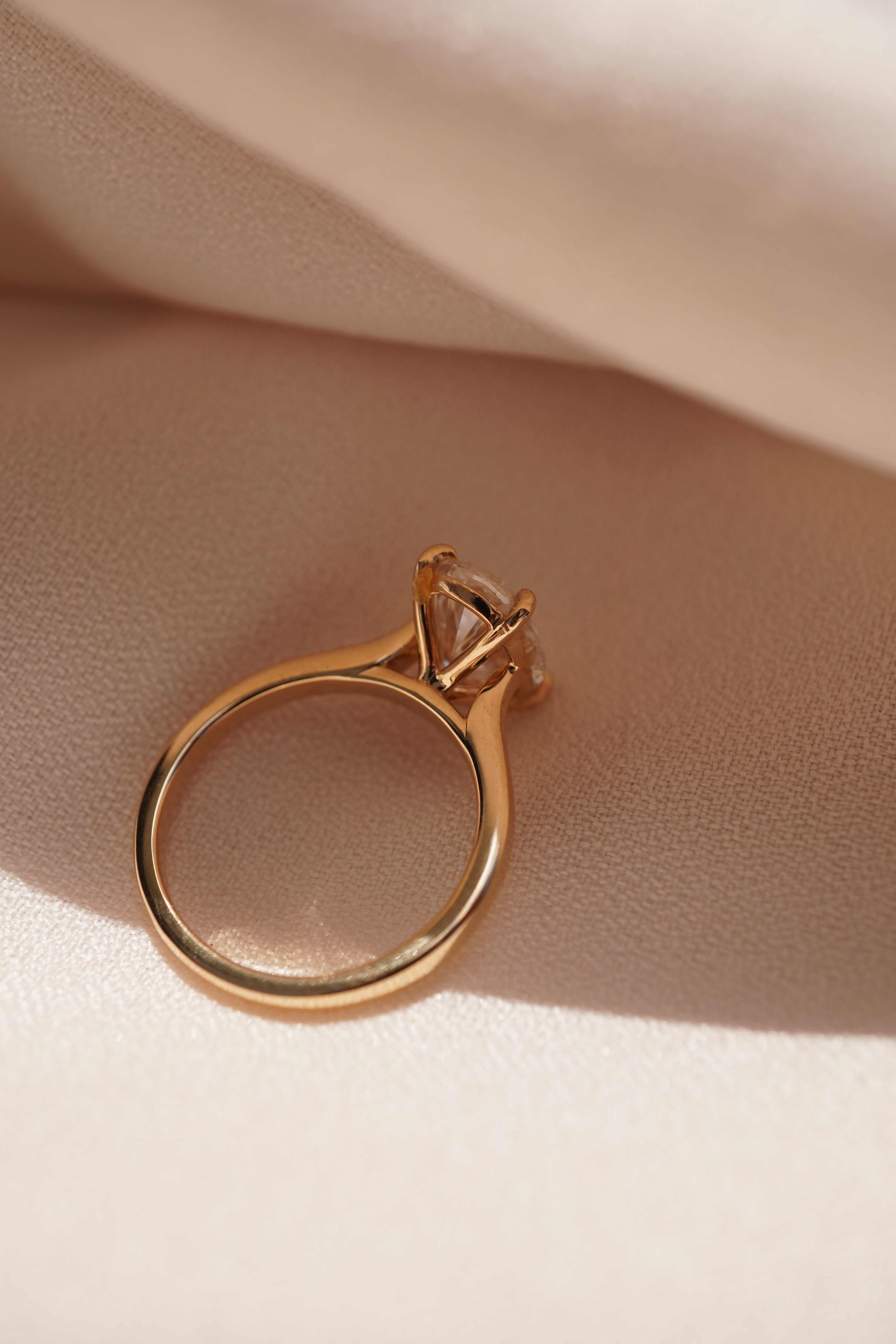 Oval Cathedral Solitaire