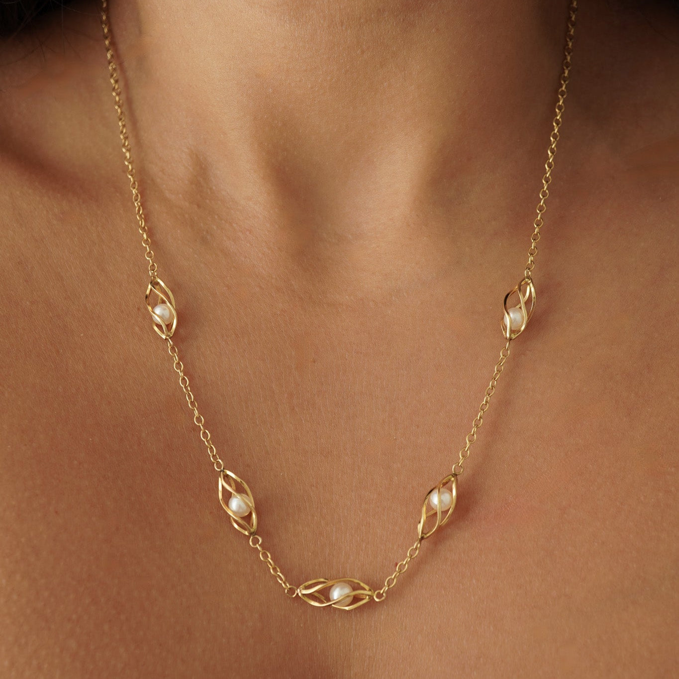 Vintage Pearl Swirl Necklace