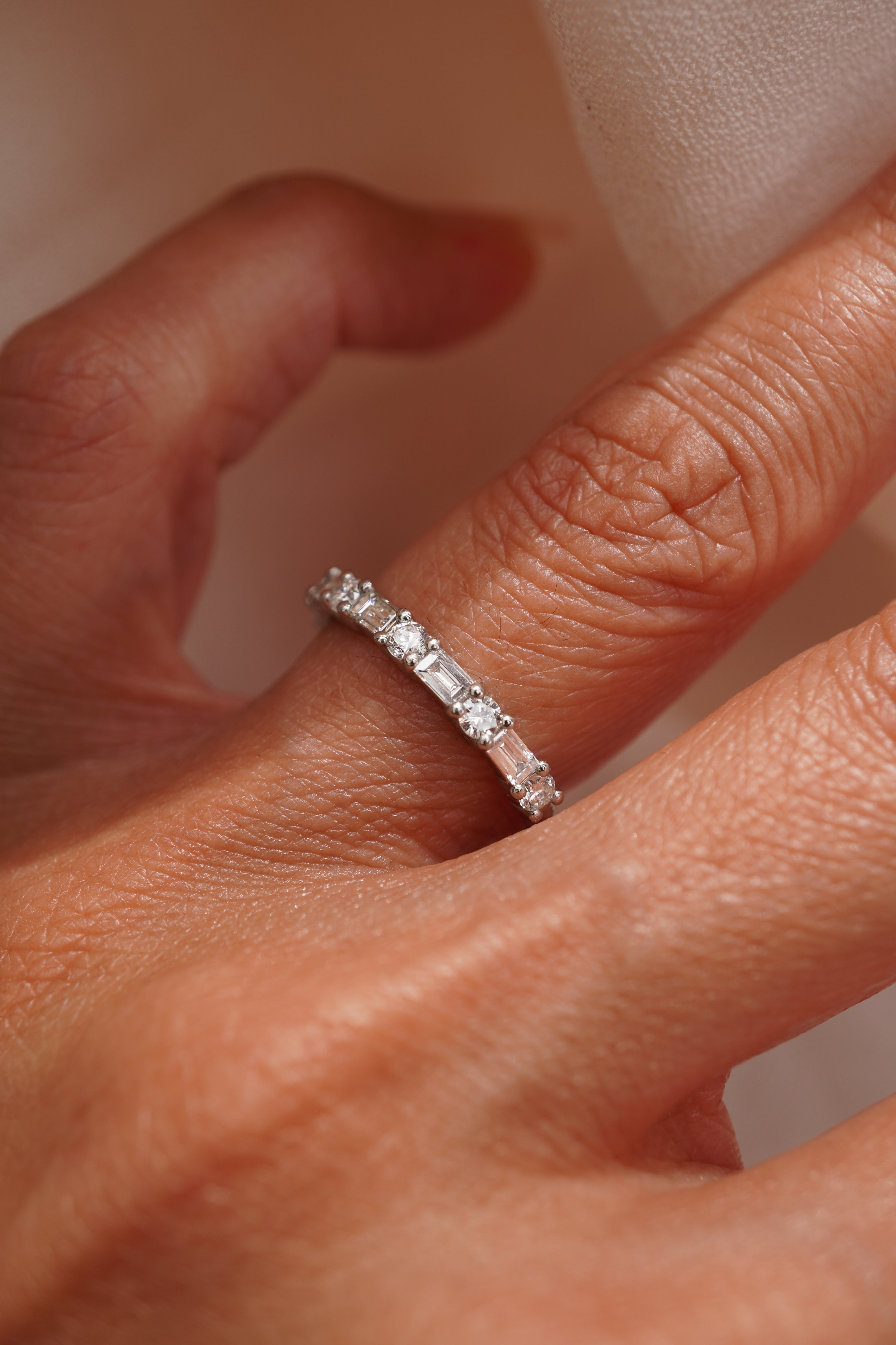 Alternating Baguette & Round Diamond Band
