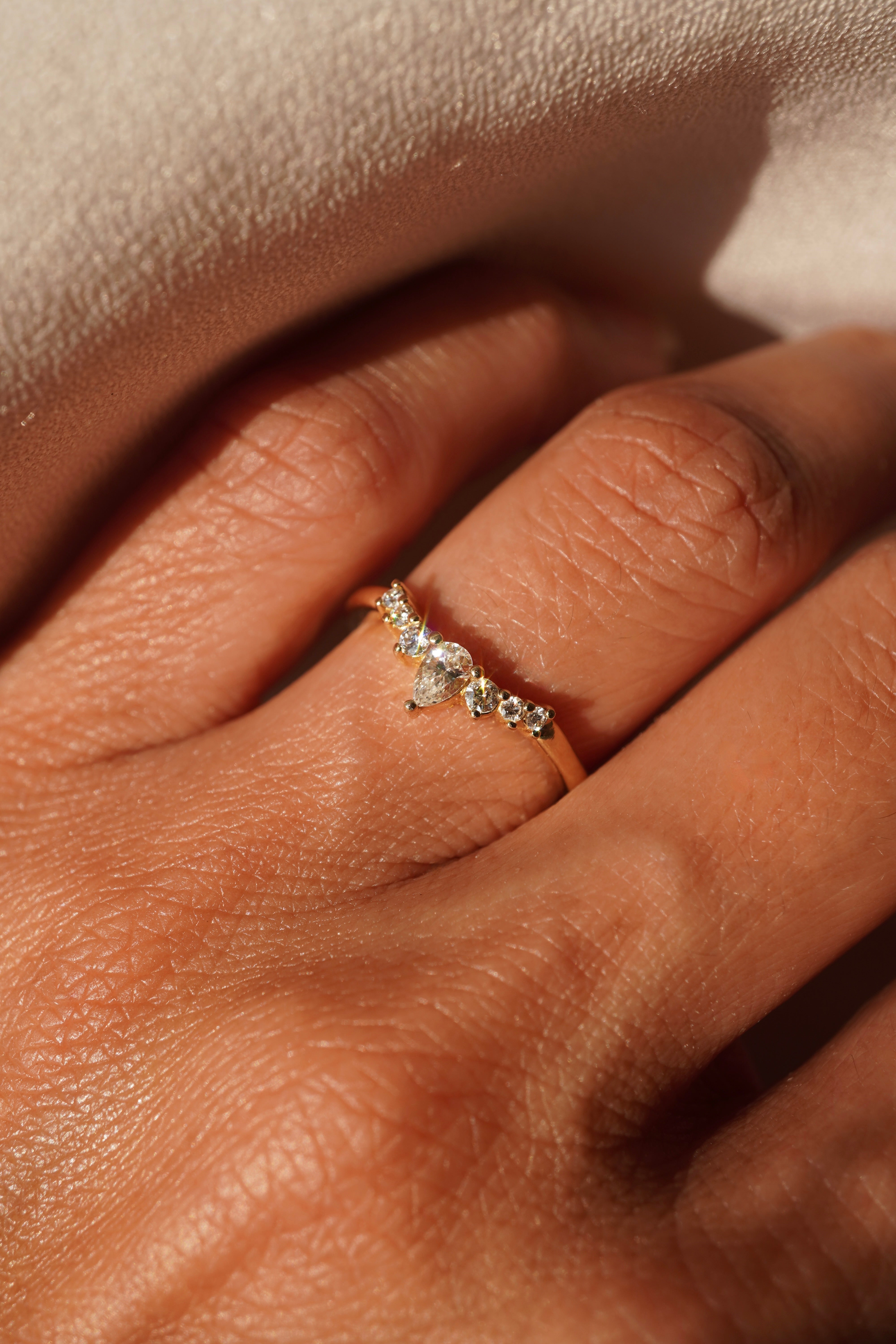 Pear and Round Diamond Contour Band