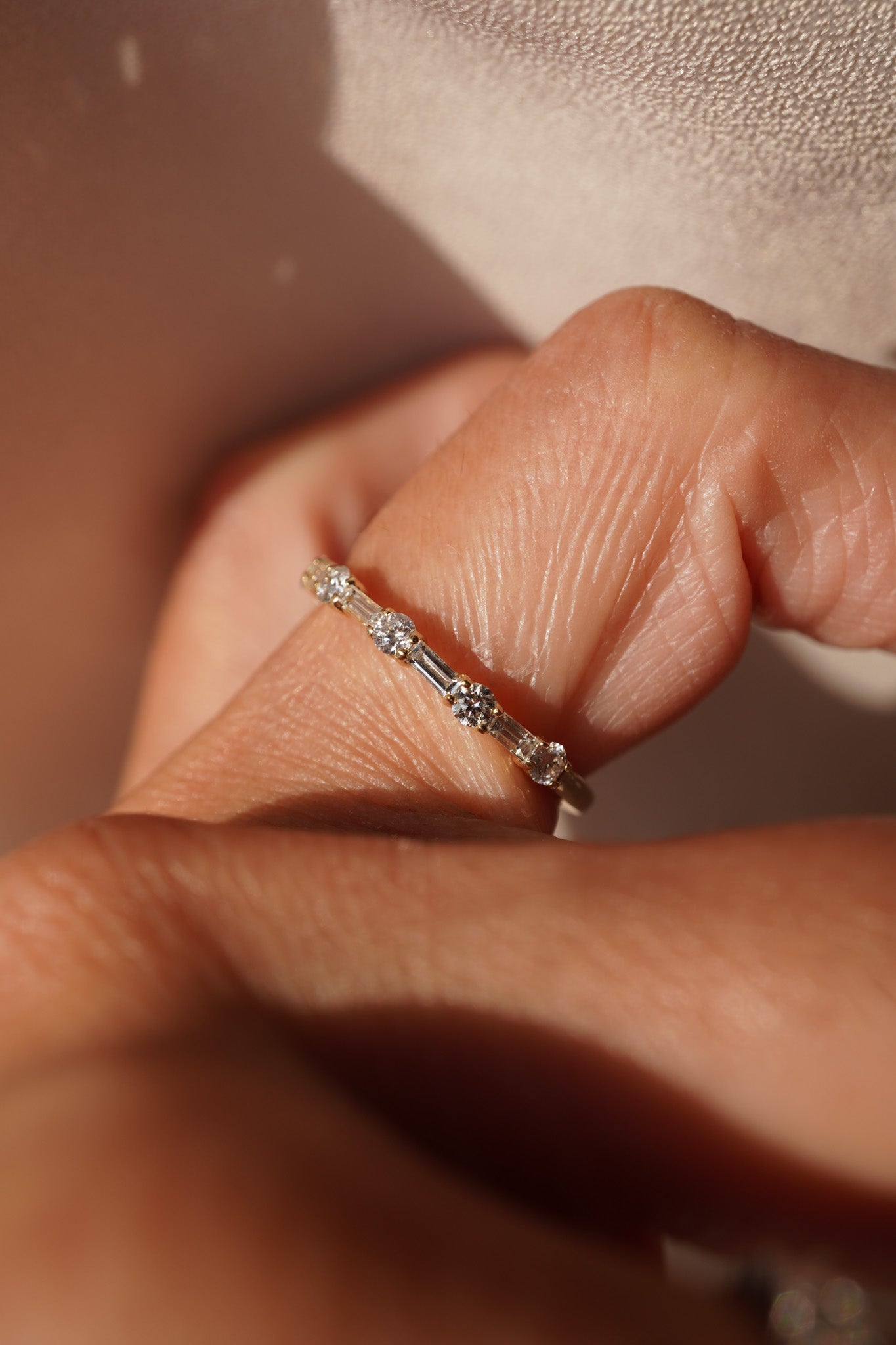 Alternating Baguette & Round Diamond Band