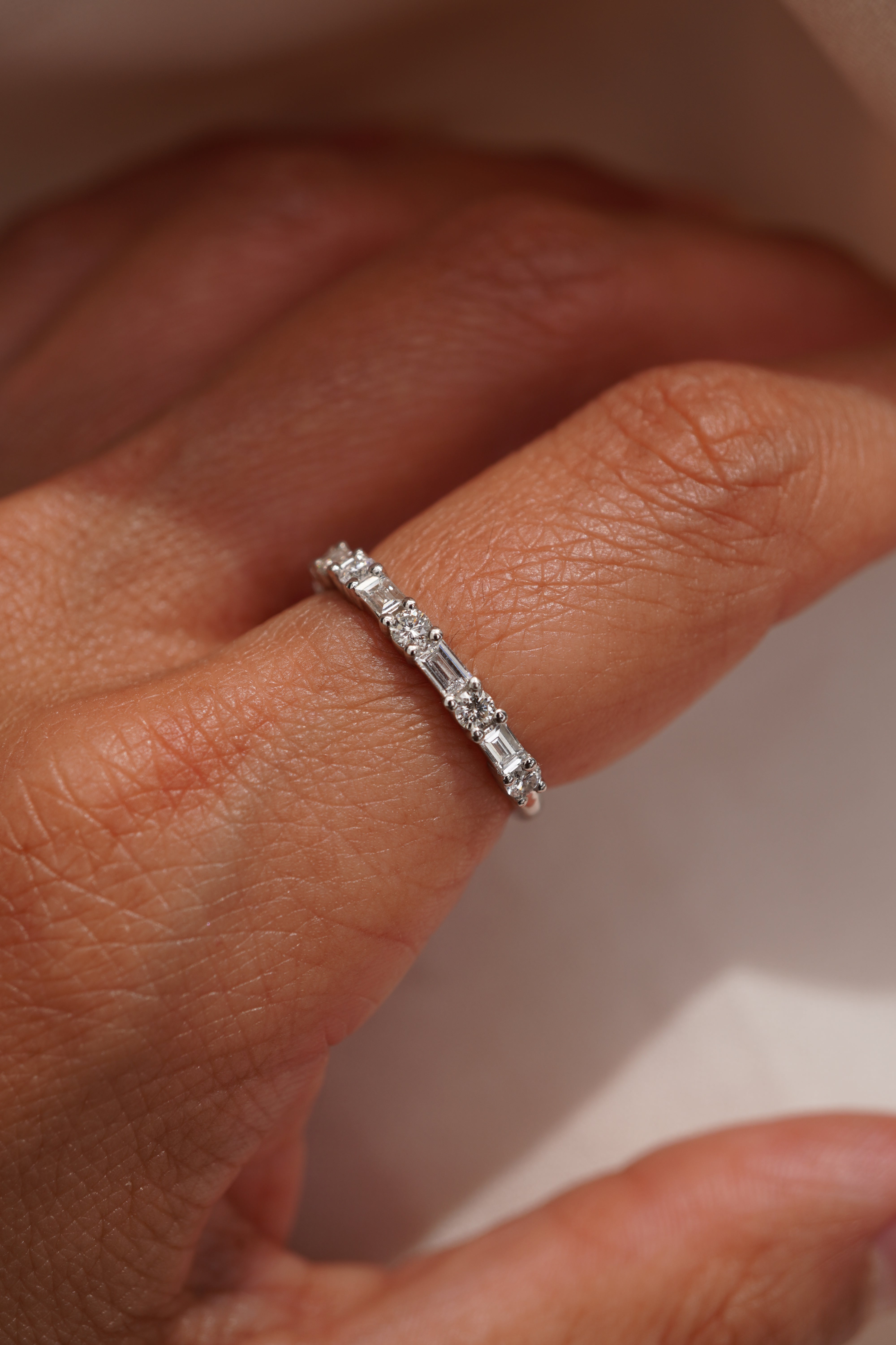 Alternating Baguette & Round Diamond Band