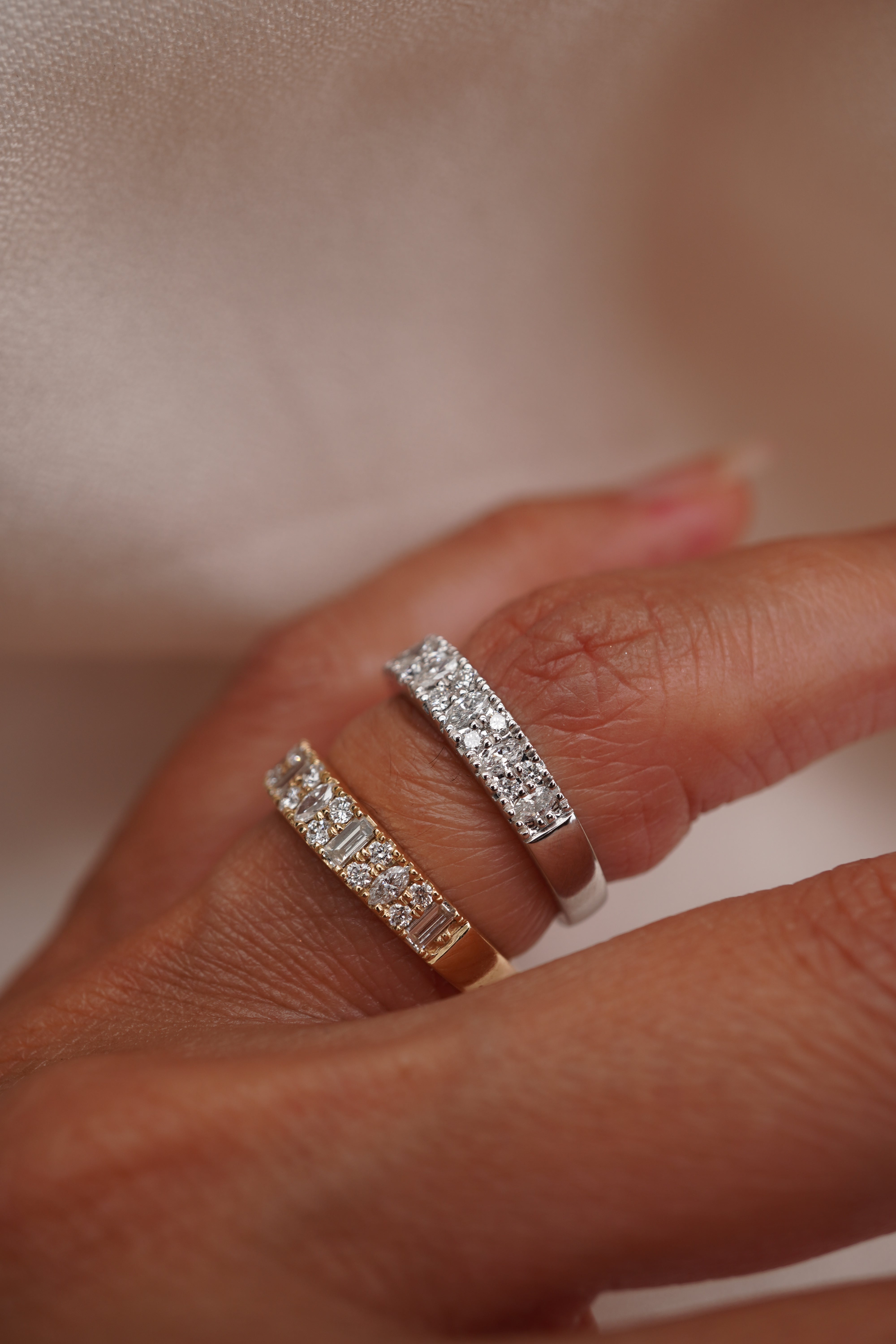 Multi-Stone Column Band